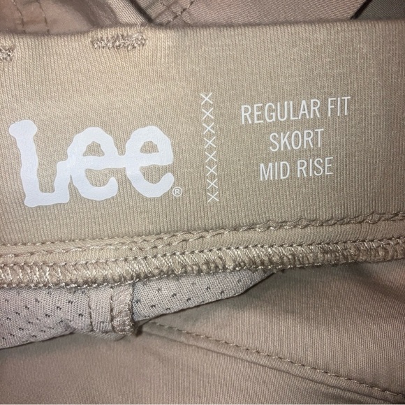 Lee Womens Size 20 Plus Size Oxford Tan Comfort Waist Band Skort. New With Tags - Picture 7 of 7
